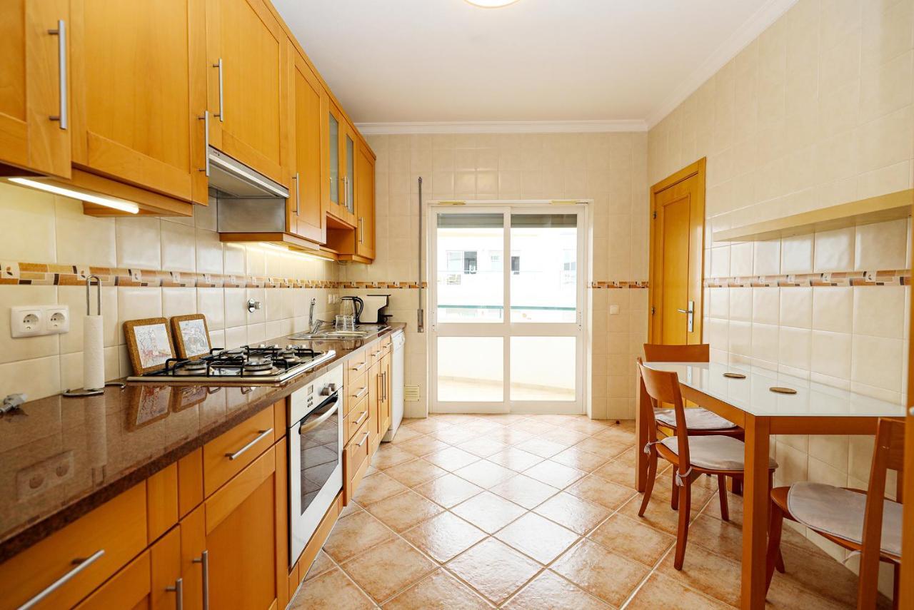 C03 - Gale Holiday Apartment In لاغوس المظهر الخارجي الصورة
